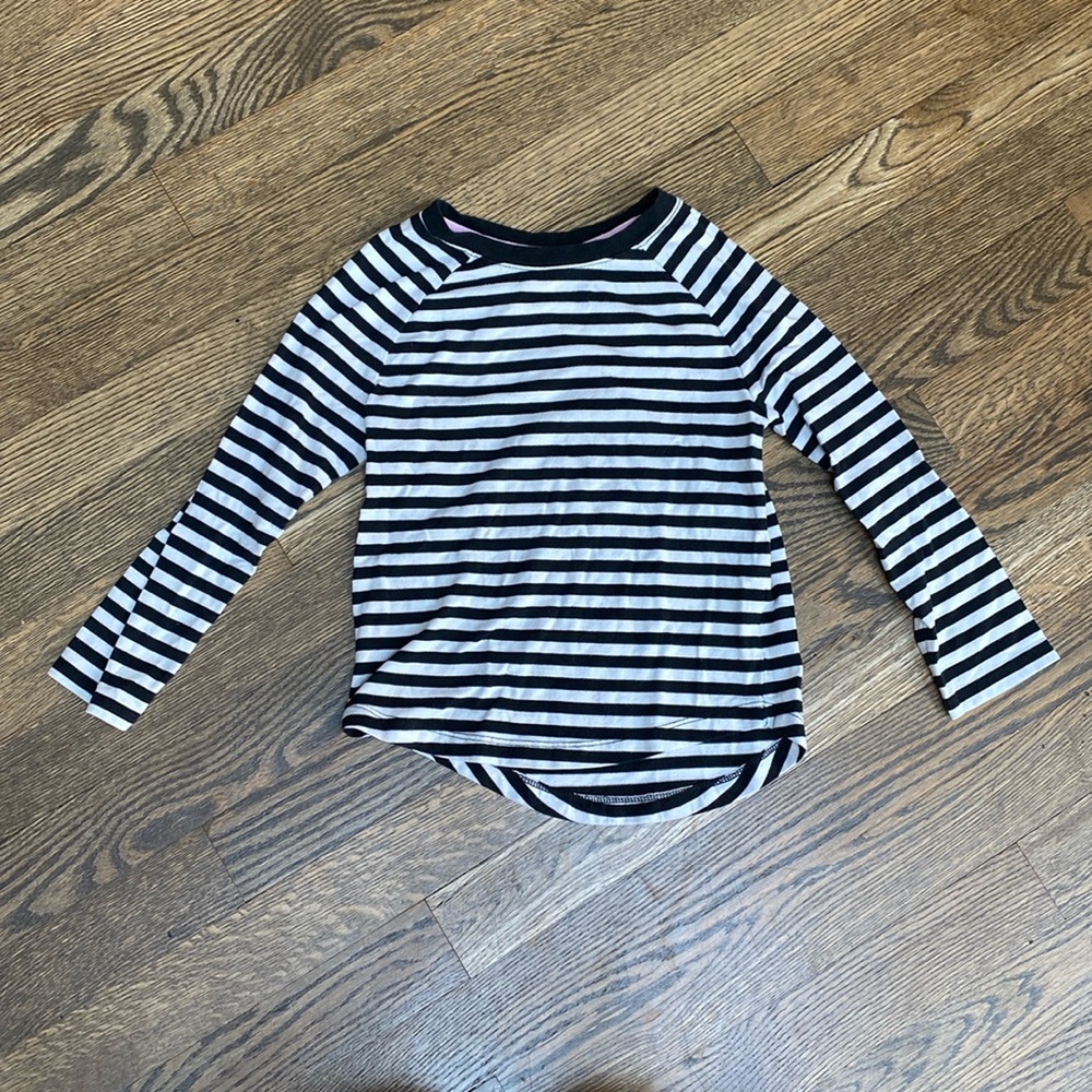 Girls black and white striped longsleeve shirt. Cat and Jack size 5T